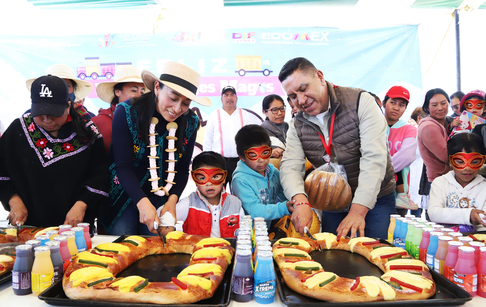 1674832731 90 En San Pablo Tlalchichilpa vivimos la alegria de compartir regalos