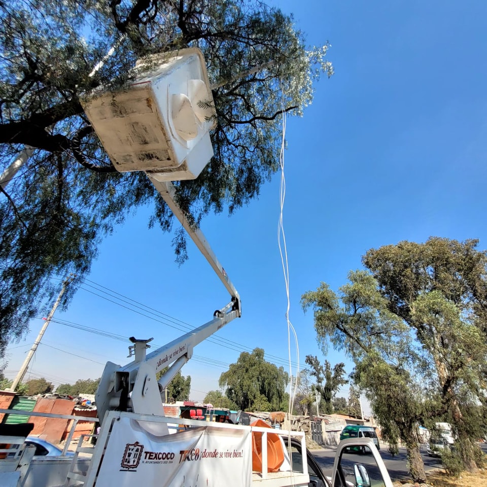 1674842133 78 El Ayuntamiento de Texcoco realiza trabajos de reparacion en luminarias