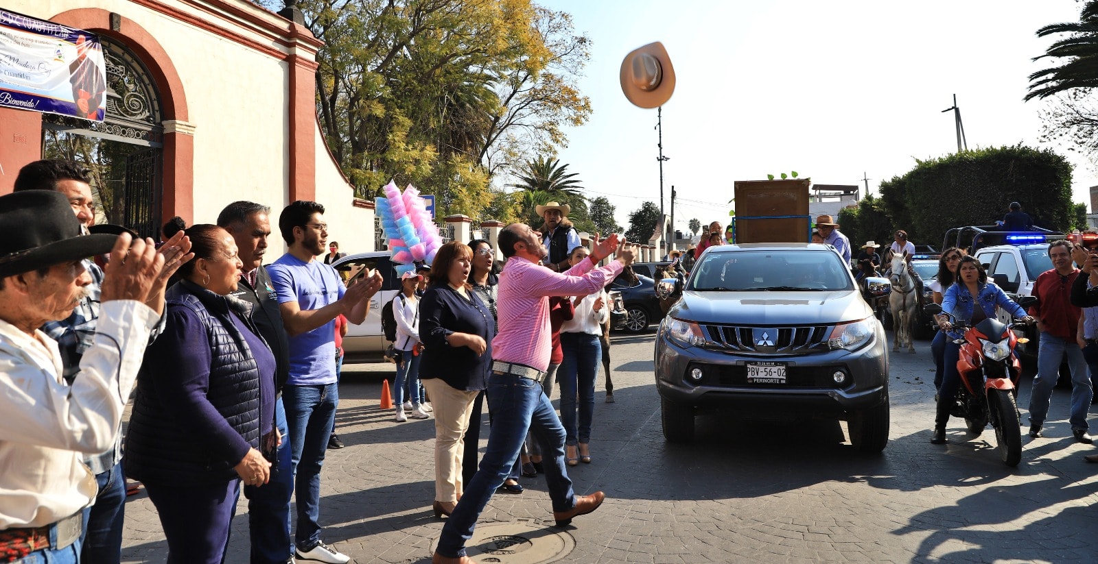 1674910836 73 Al dar el sombrerazo de salida a la cabalgata de