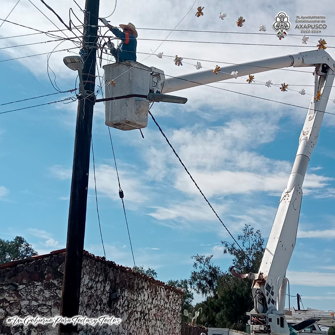 1674926305 920 Los trabajos de la Coordinacion de AlumbradoPublico del H Ayuntamiento