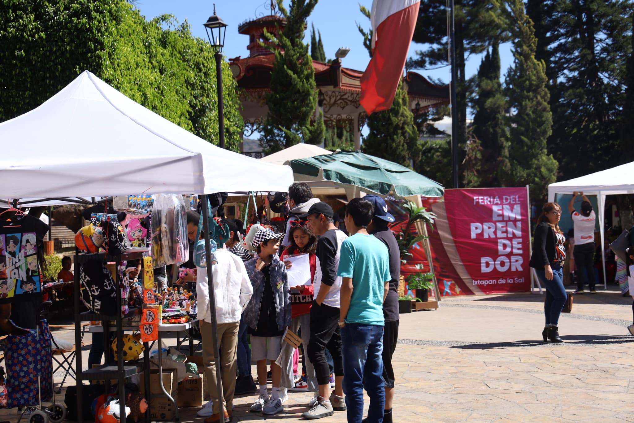 1674940304 827 Grandes emprendedores ixtapenses se encuentran hoy en el jardin central