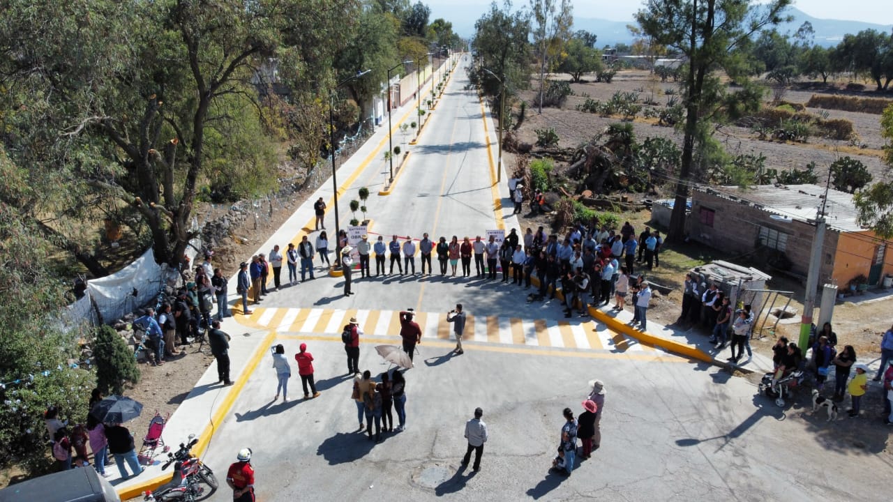 1675174247 145 El dia de hoy acompanado de servidores publicos autoridades