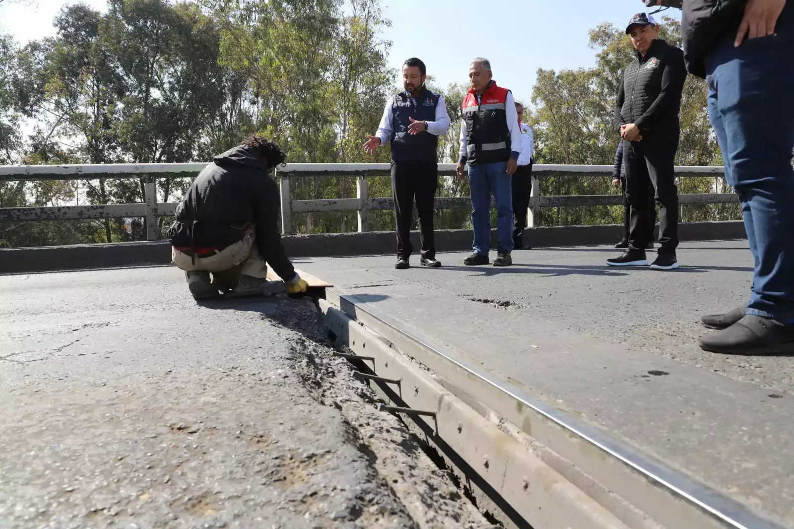 Al dar inicio a los trabajos de mantenimiento del Puente jpg