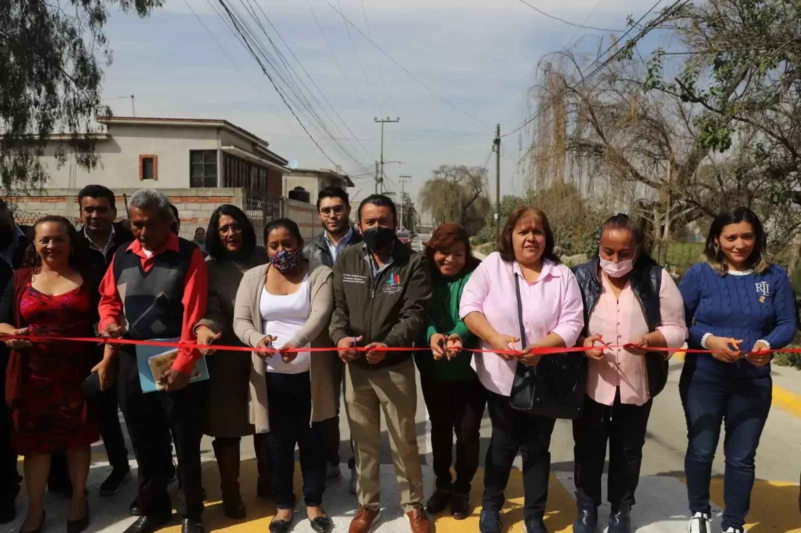 Al entregar la pavimentacion de la calle Francisco Sarabia y jpg