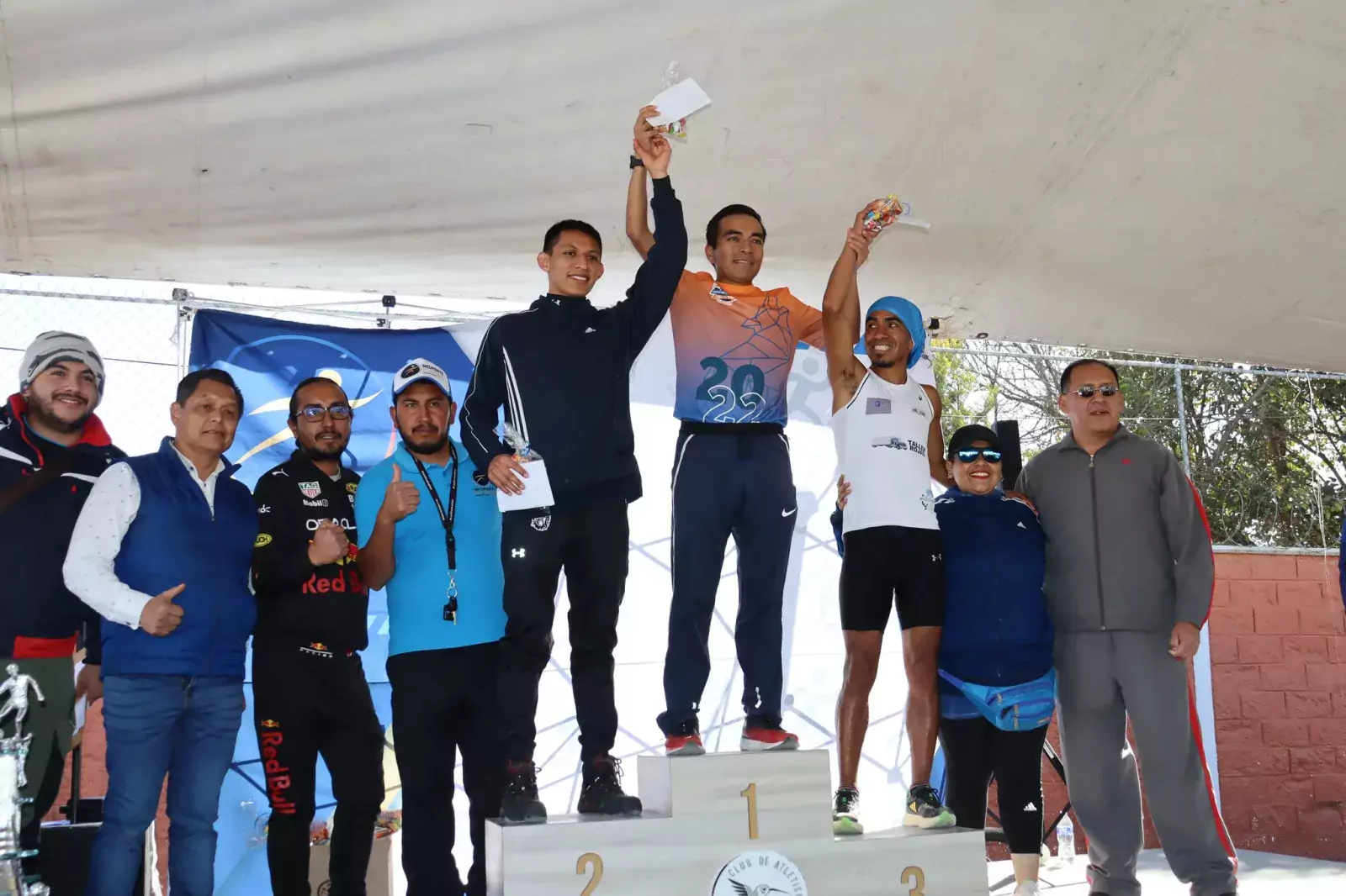 Carrera atletica Con el objetivo de apoyar el deporte en jpg