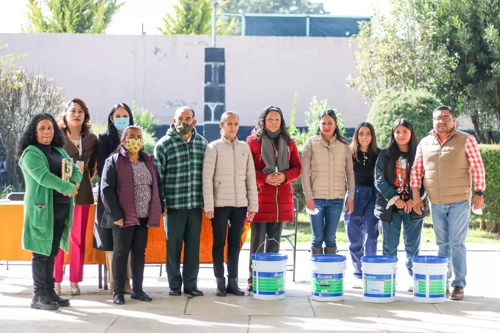 Con la finalidad de mantener las instituciones educativas en optimas jpg