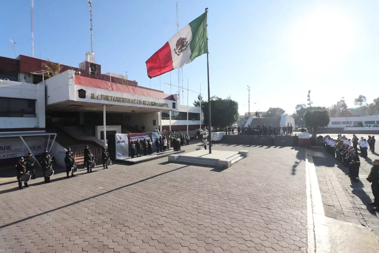 Damos inicio a esta semana con los honores que merece jpg