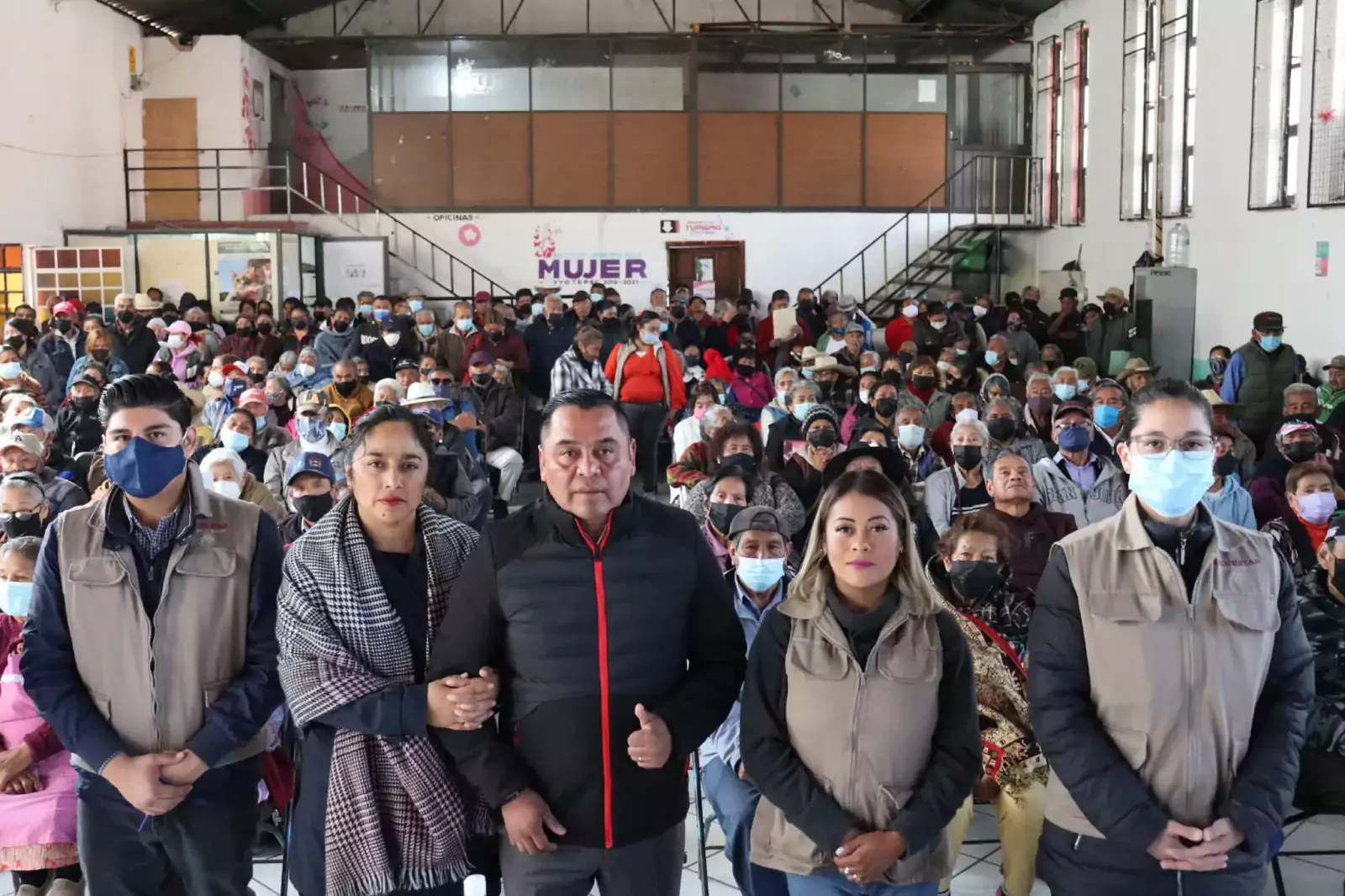 ENTREGA DE APOYOS A ADULTOS MAYORES Y PERSONAS CON jpg