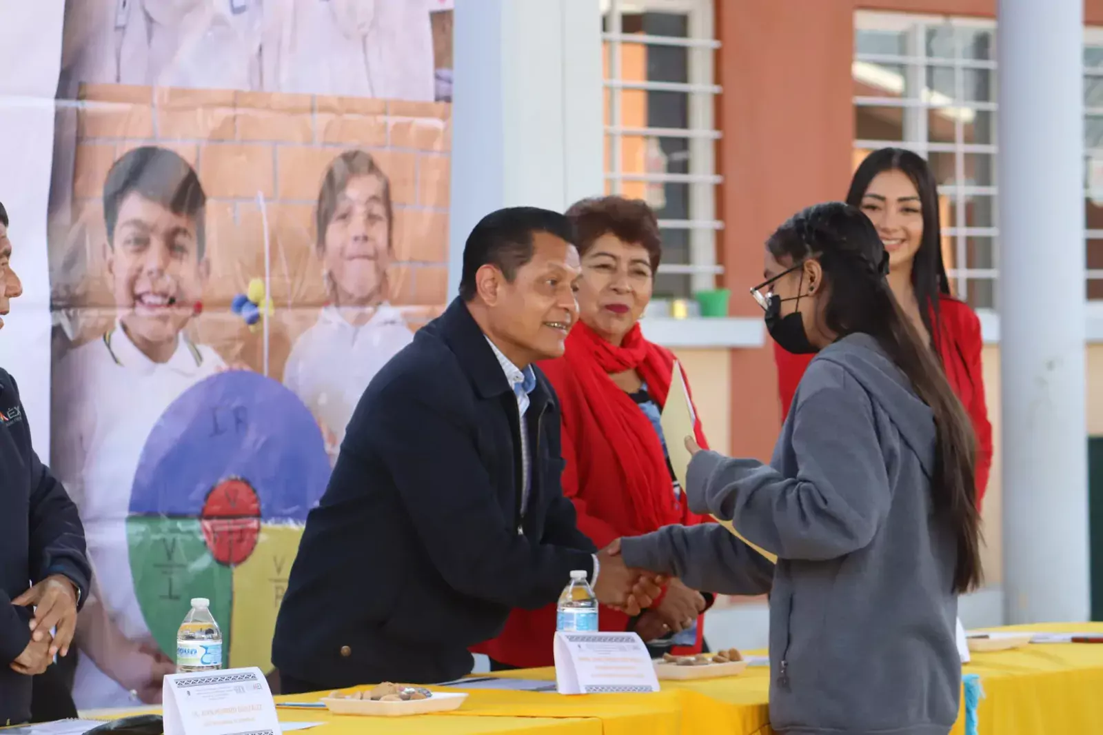 Entrega de becas jpg