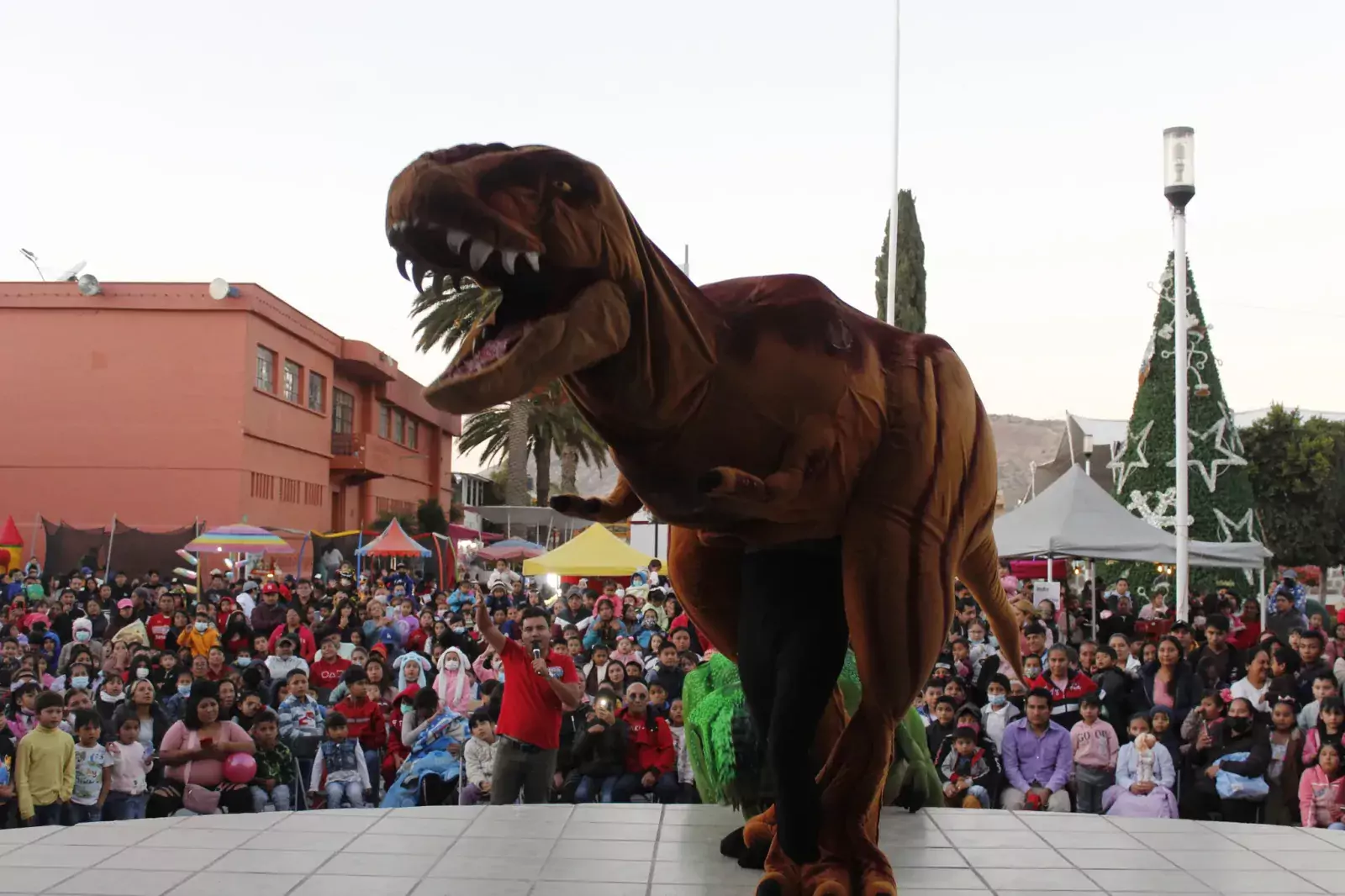 LA ALEGRIA Y DIVERSION ESTUVO PRESENTE EN EL SEGUNDO FESTIVAL jpg