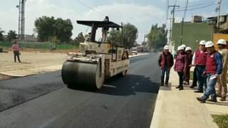 La Alcaldesa Rosario Payne supervisa los trabajos de rehabilitacion asfaltica