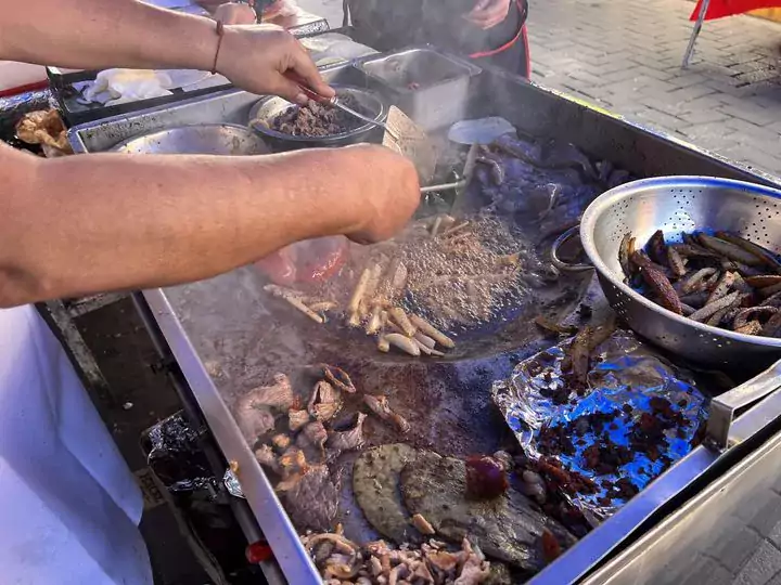 Lunes de tianguis y de taco de cecina jpg