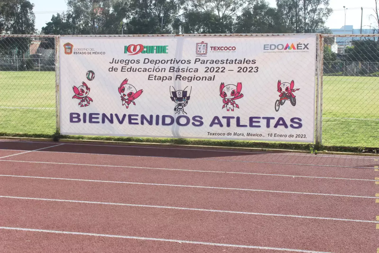 Miembros del Ayuntamiento de Texcoco estuvieron presentes en la inauguracion jpg