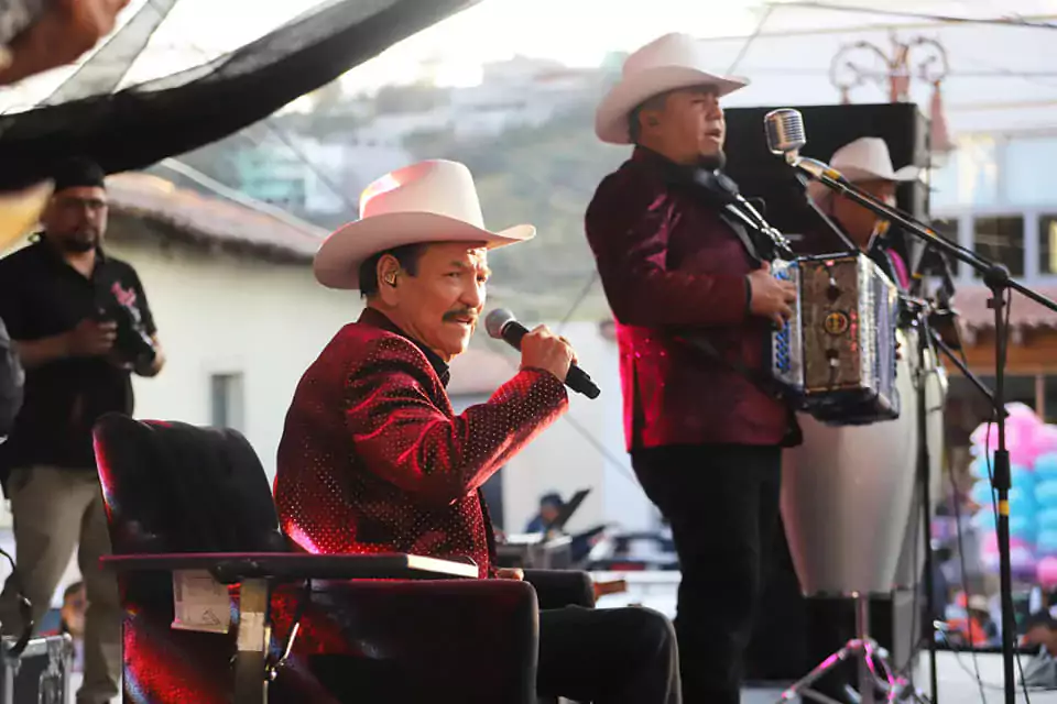 Miles de personas se dieron cita en el Teatro del jpg