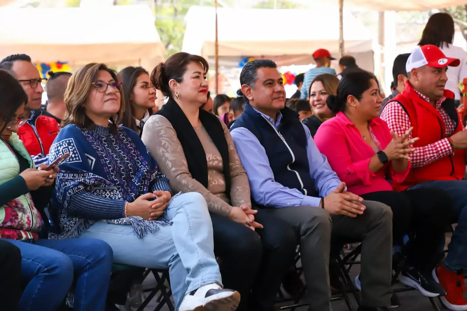 Nuestro Presidente Municipal Tony Rodriguez continua festejando el Dia de jpg