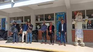 Presencia de la caravana OTZOnrisas en escuela primaria Constitucion de