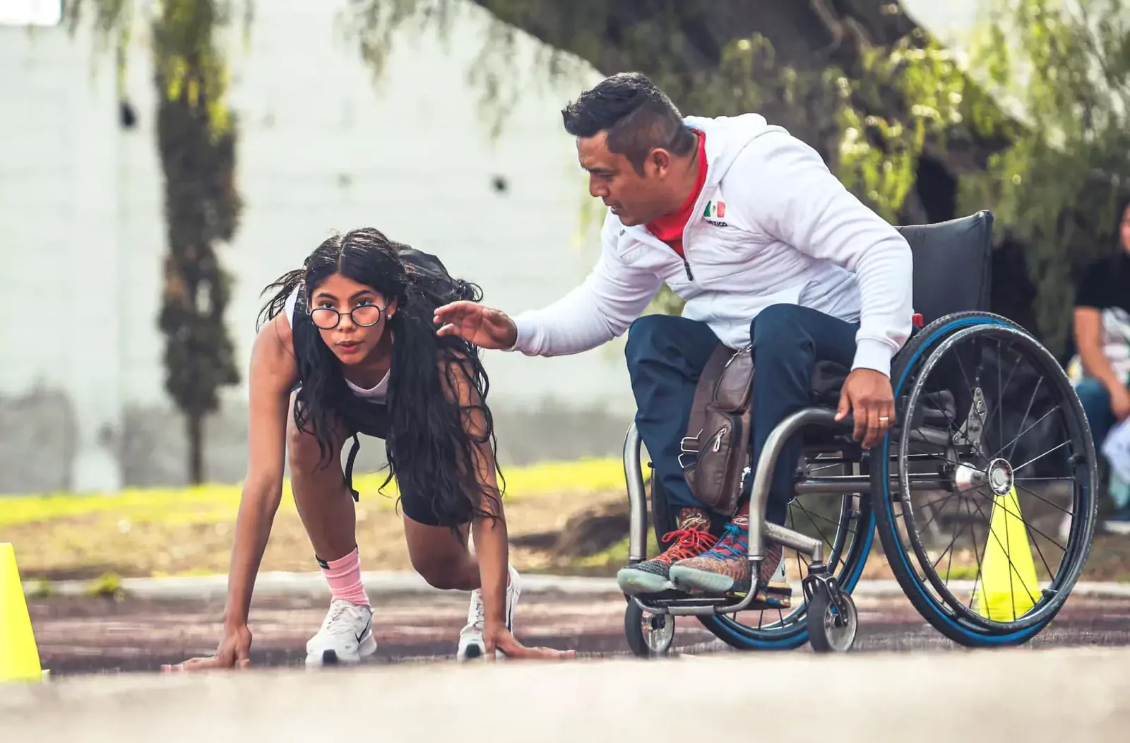 Queremos reconocer y a la vez felicitar a la atleta jpg