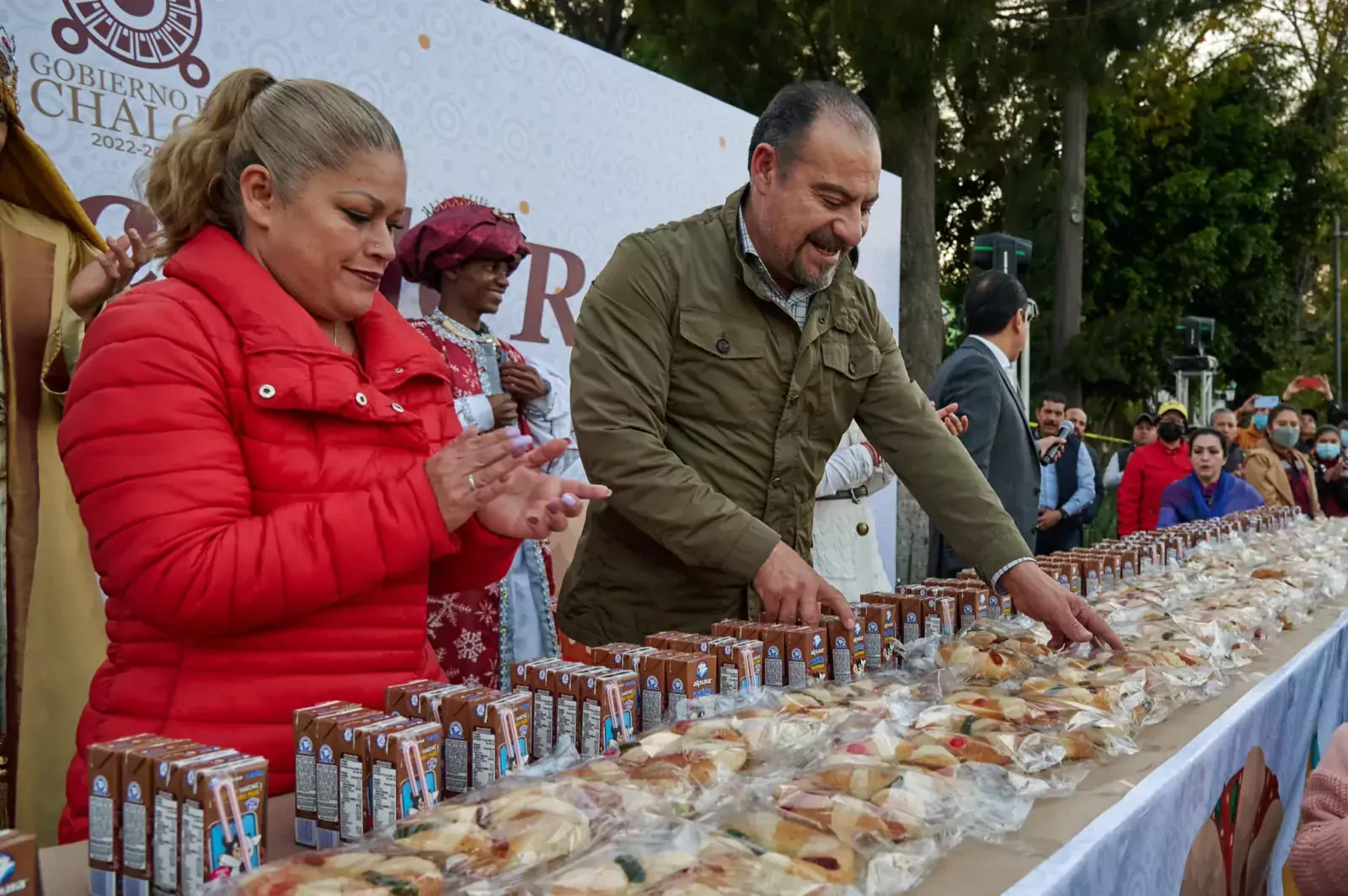 Vivimos un DiaDeReyesMagos lleno de alegria por compartir con las jpg