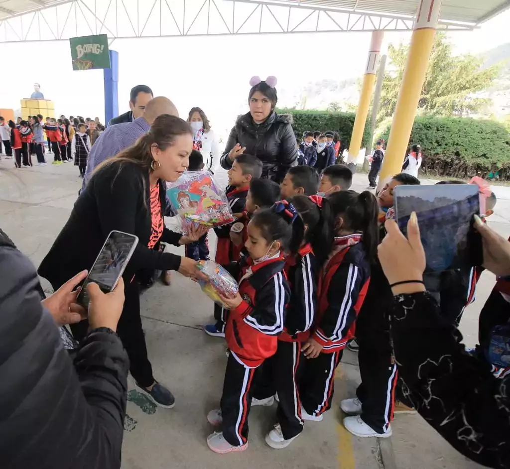 ¡Continuamos con la caravana de Otzonrisas En la primaria Ignacio jpg