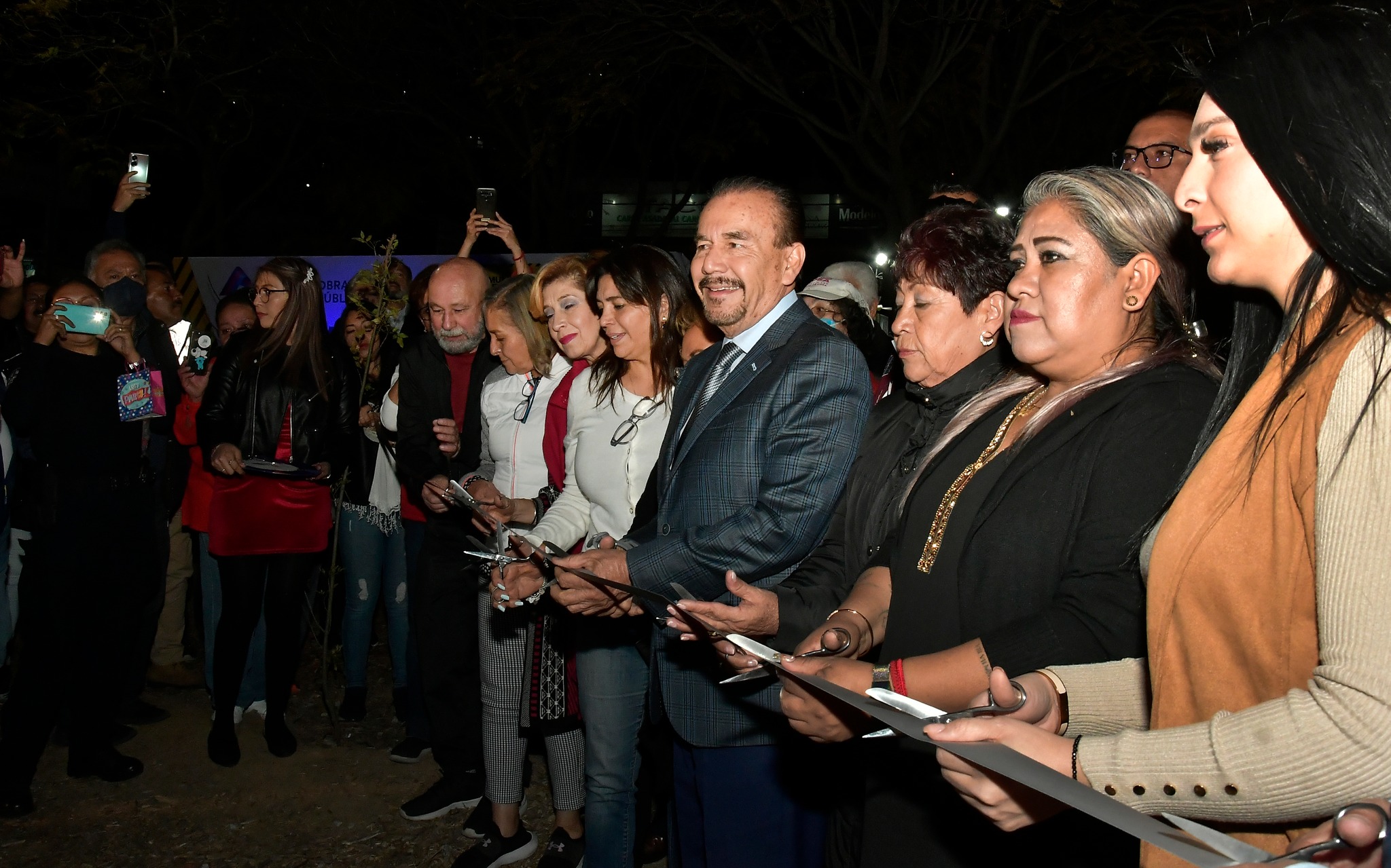 1675432752 919 Nuestro Presidente Municipal Pedro Rodriguez Villegas visito el camellon de