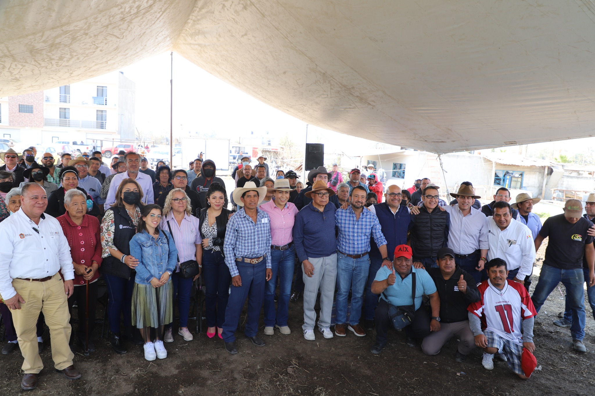 1675439559 495 El presidente municipal Aldo Ledezma en compania de la Secretaria