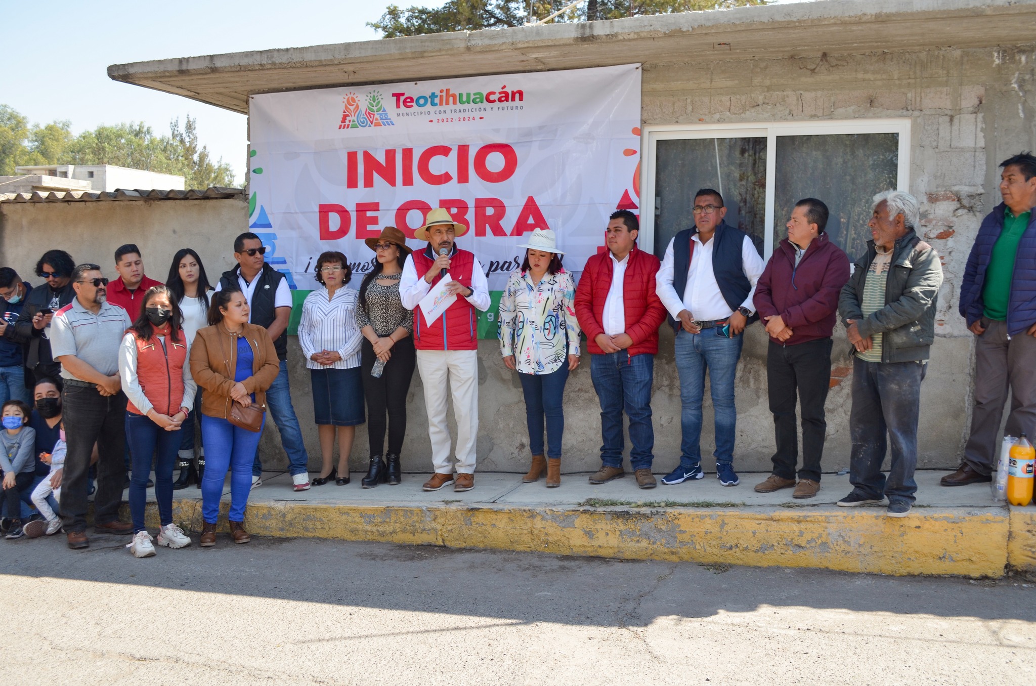 1675546550 611 Asimismo realizamos el banderazo de inicio de obra a la