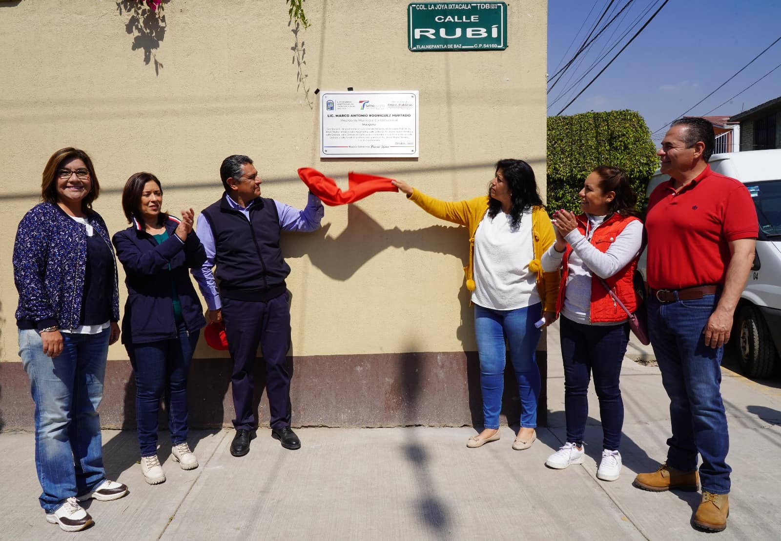 1675604873 Liderados por el Presidente Municipal Tony Rodriguez continuamos haciendo entreg