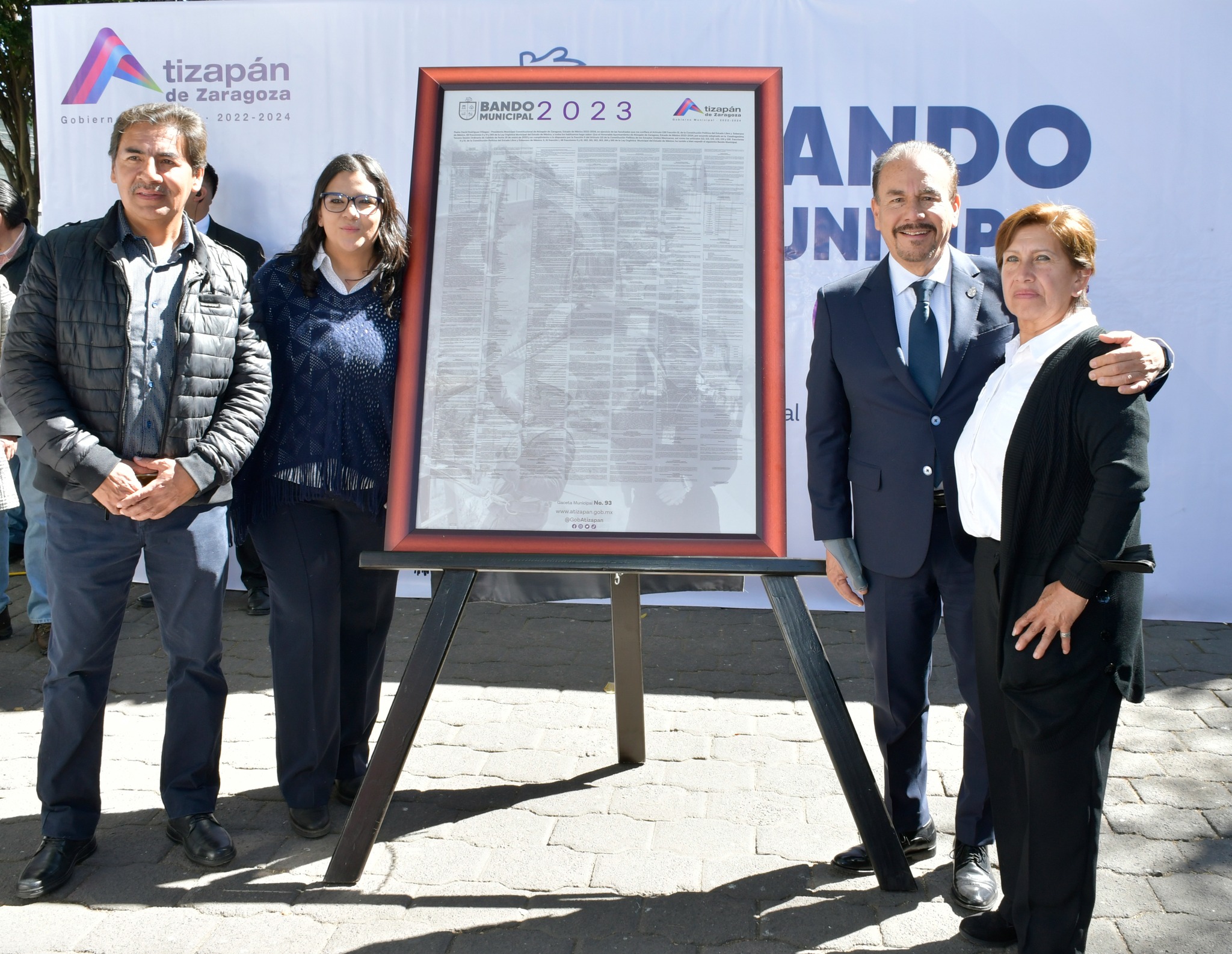 1675695278 432 Se realizo develacion de Bando Municipal 2023 en Kiosko de