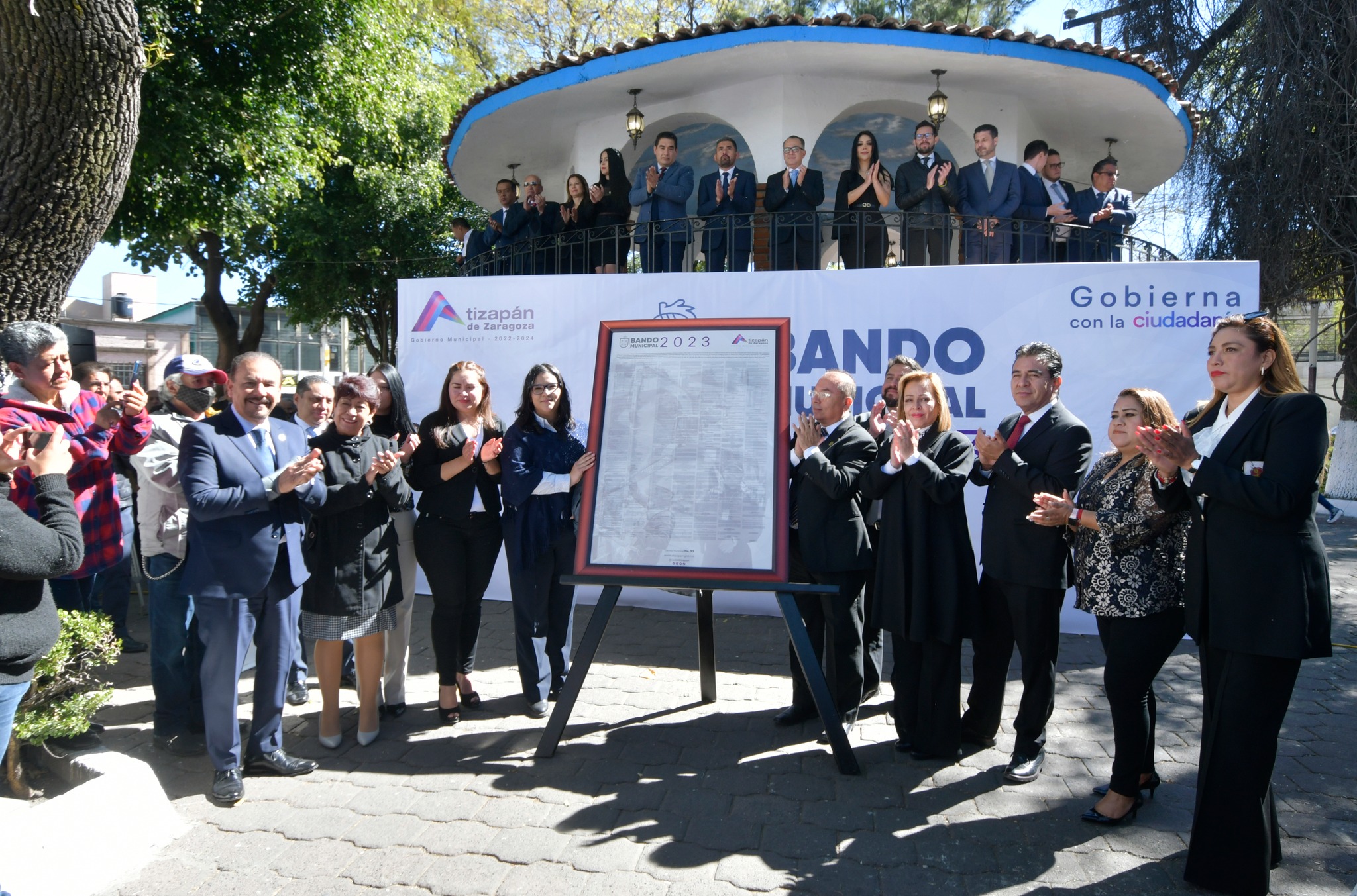 1675695278 644 Se realizo develacion de Bando Municipal 2023 en Kiosko de