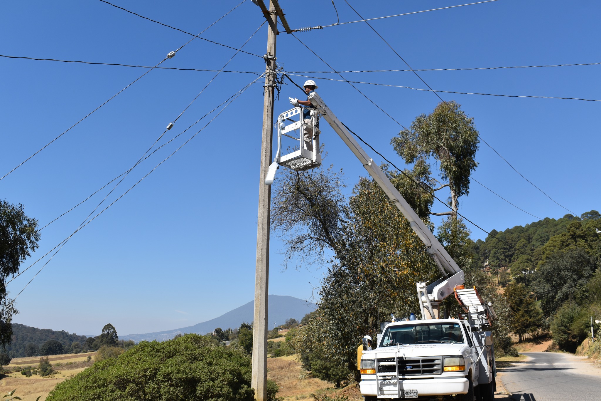 1675793463 392 Seguimos trabajando por mantener un municipio mejor iluminado por ello