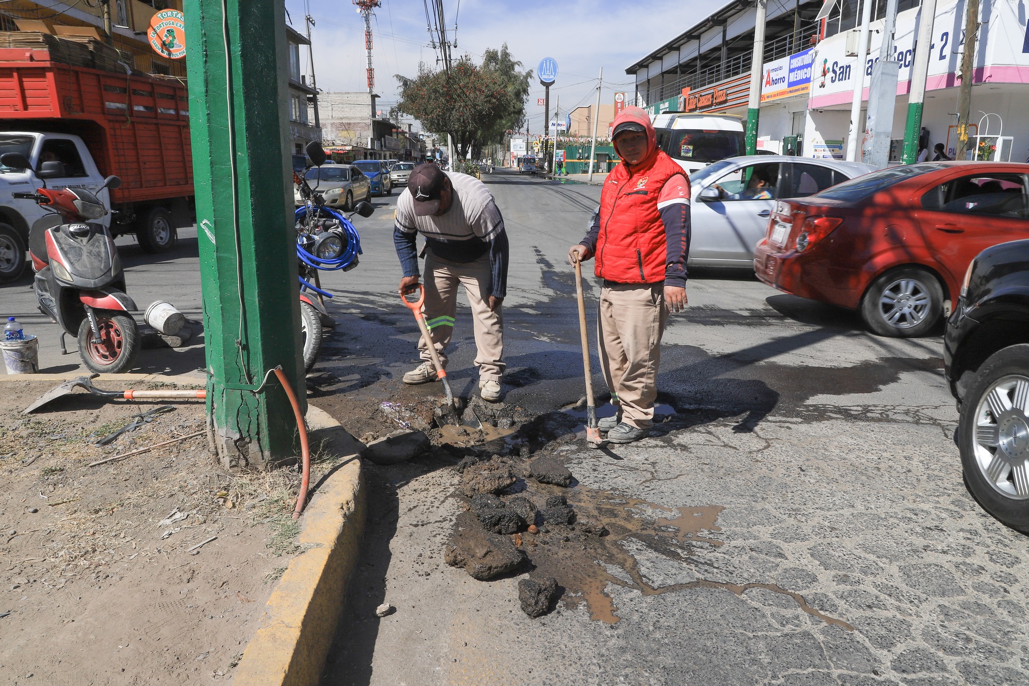 1675796938 971 En la calle 6 del fraccionamiento San Blas se realizan