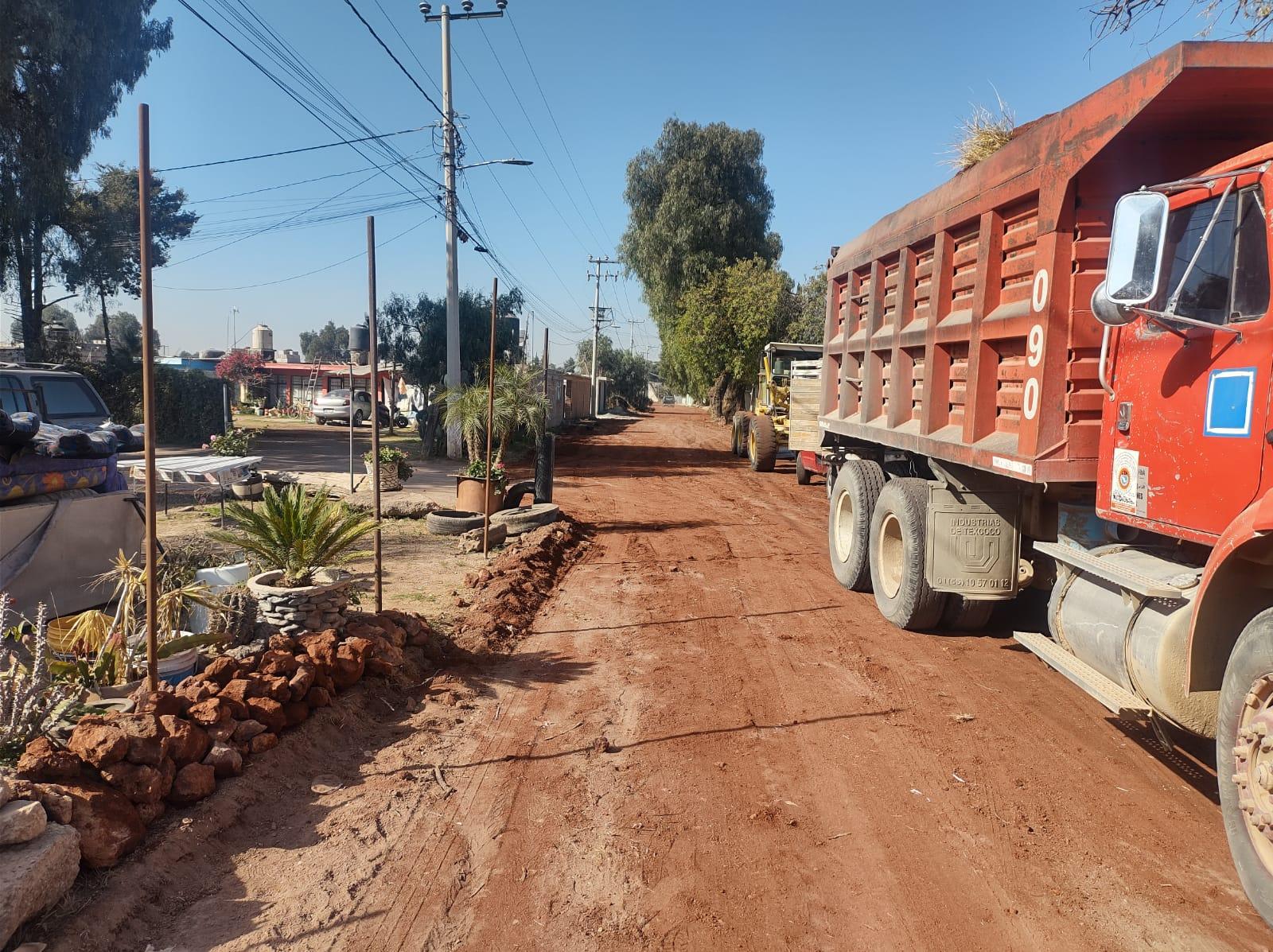 1675809513 454 Tambien efectuamos el mejoramiento de caminos en Santiago Atlatongo tendiendo