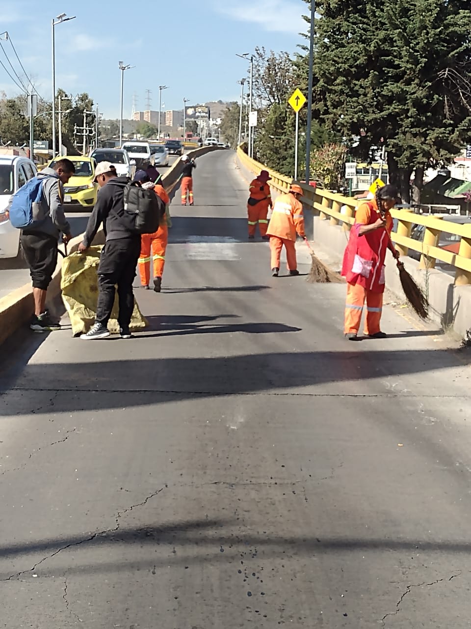 1675812217 233 Servicios Publicos de AtizapanDeZaragoza realizaron barrido y embellecimiento