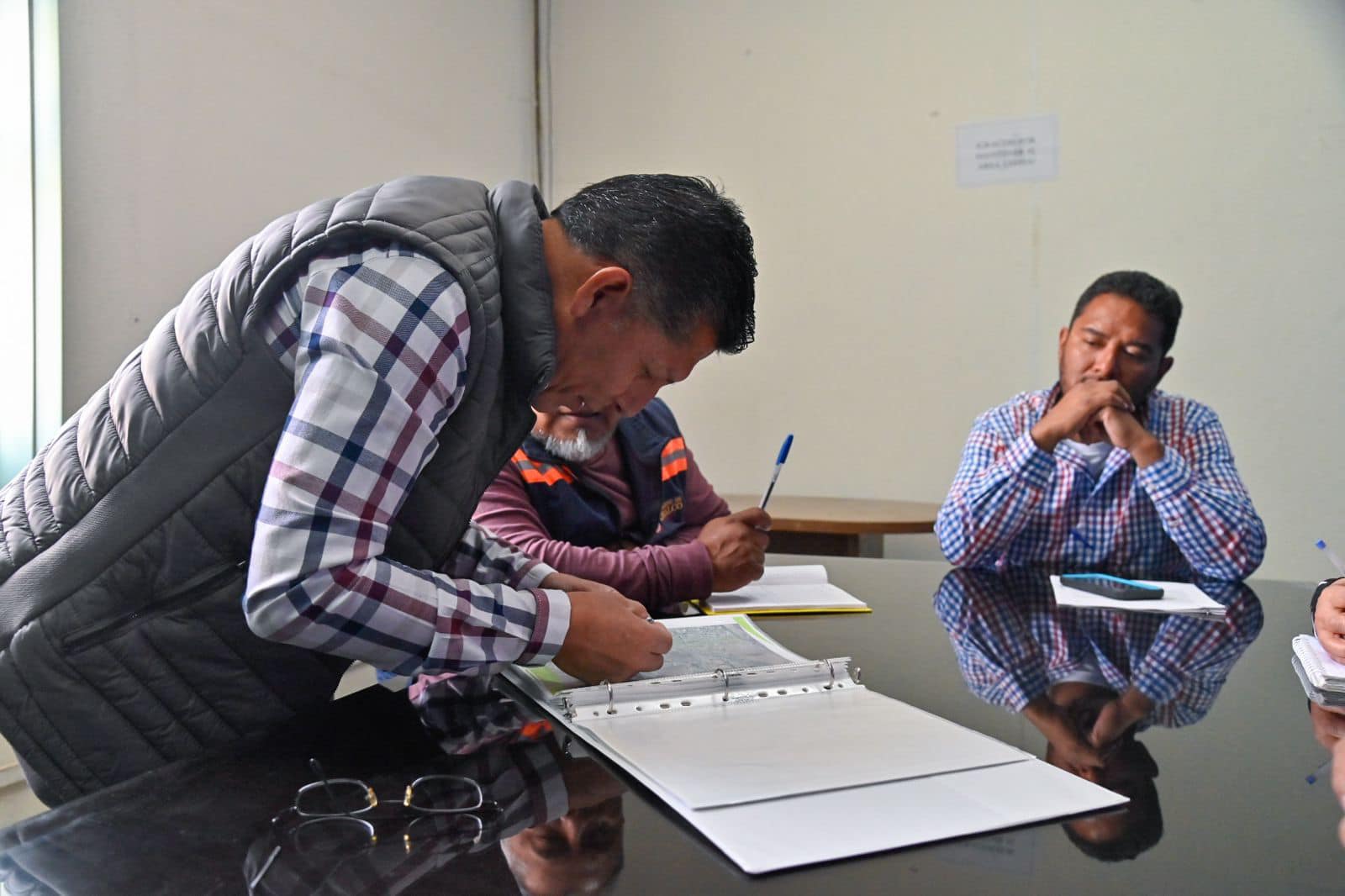 1675947234 246 El Secretario del Ayuntamiento Cesar Vallejo encabezo la Sesion