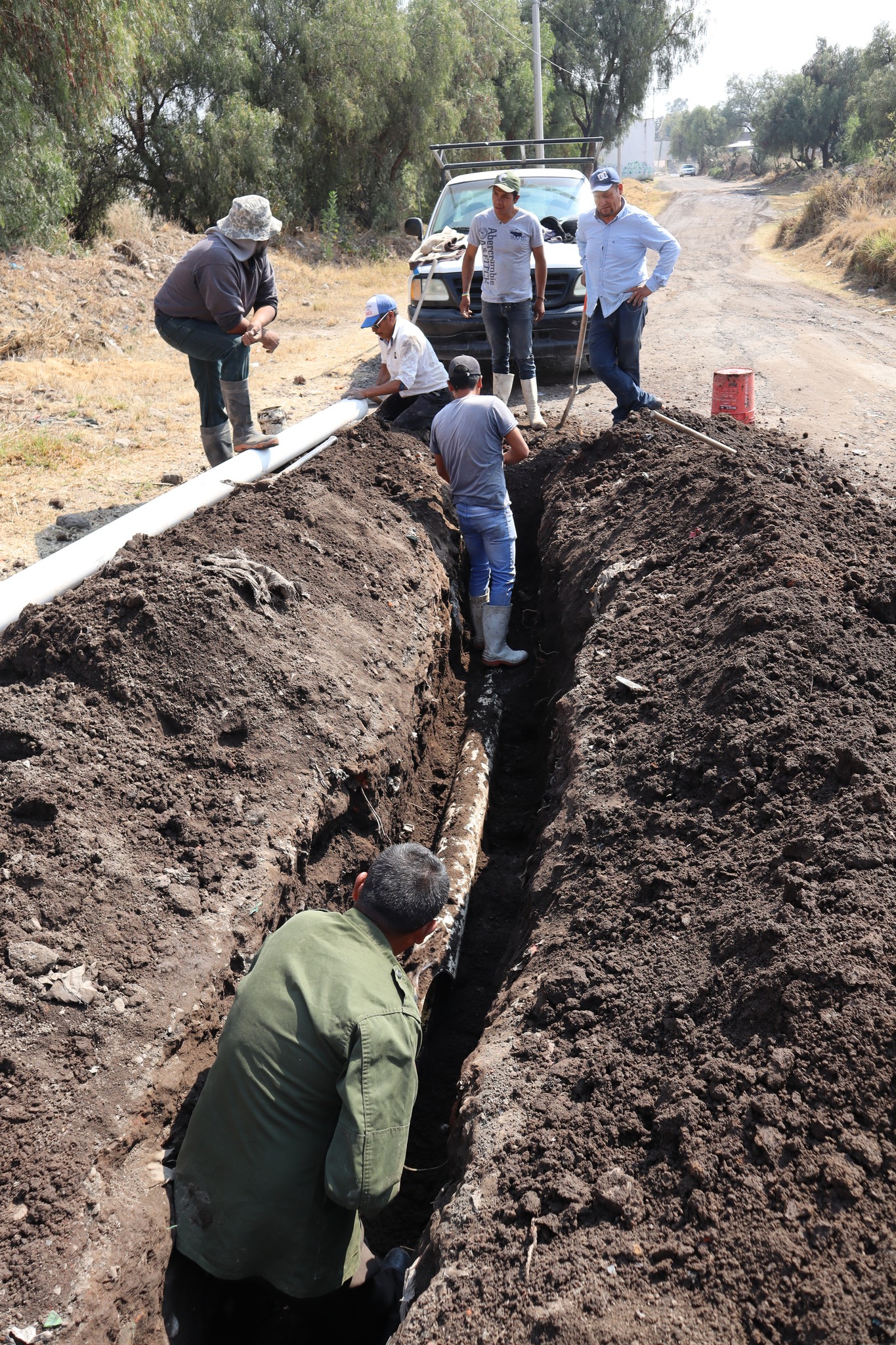 1675971049 396 Personal de Servicios Publicos realiza la reparacion de fuga de