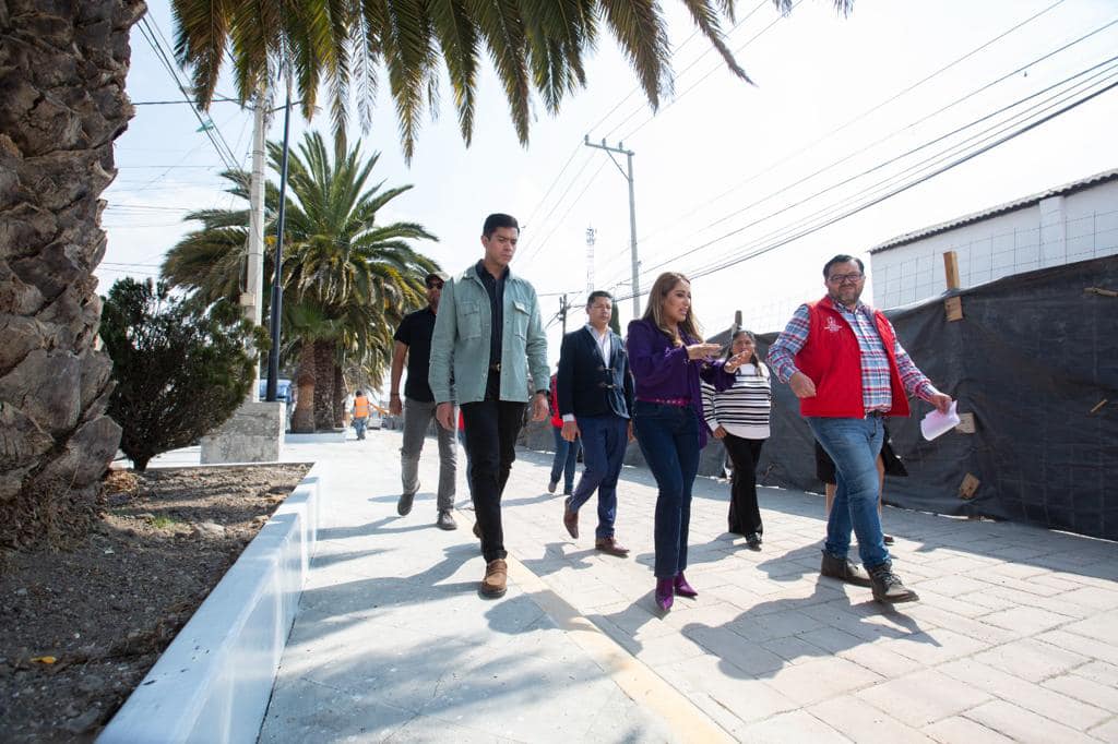 1675985761 Supervisando junto al Cabildo los ultimos detalles antes de la