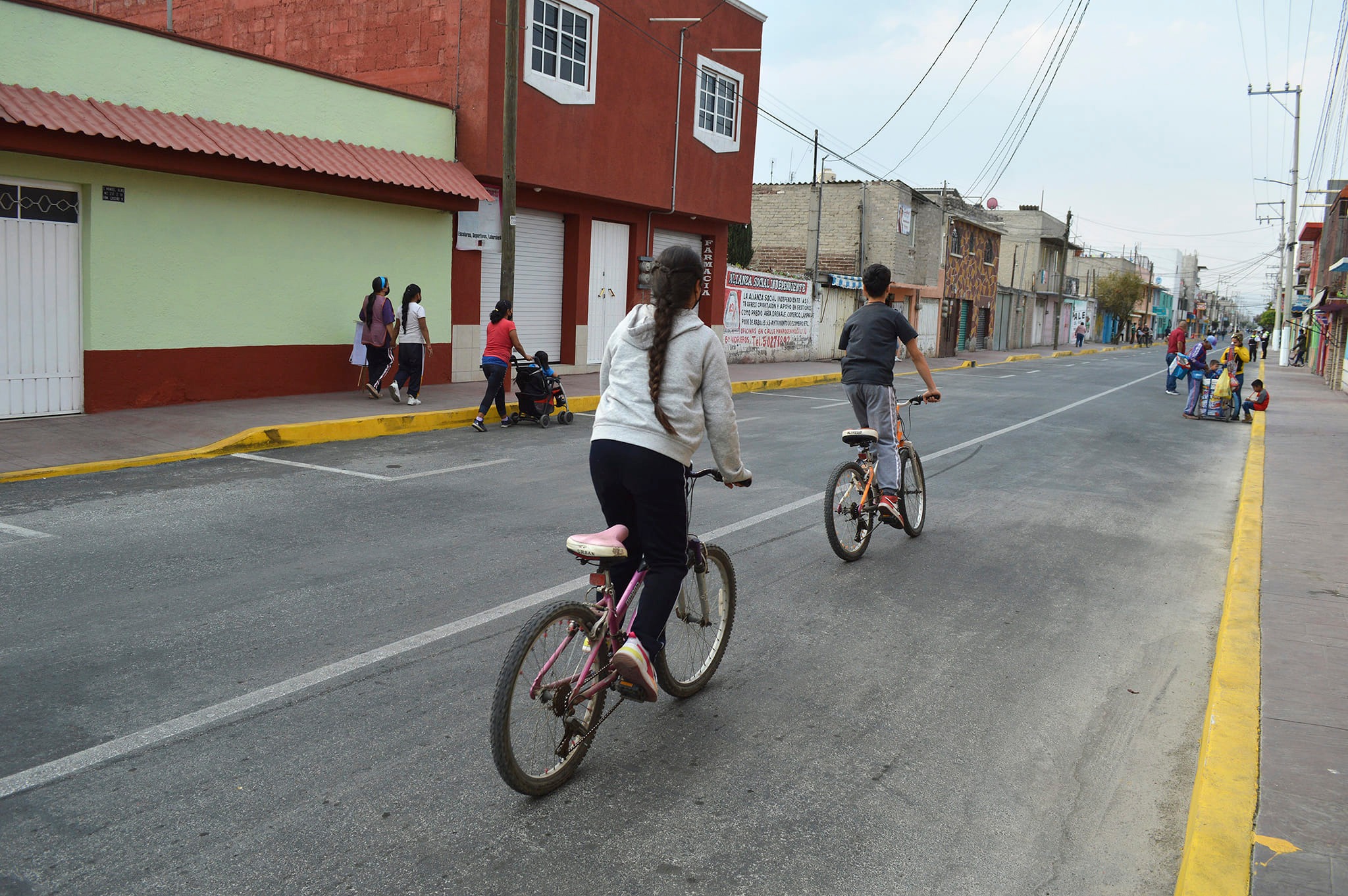 1676117139 820 XOCHITL FLORES JIMENEZ INAUGURA OBRA DE EMBELLECIMIENTO EN LA AVENIDA