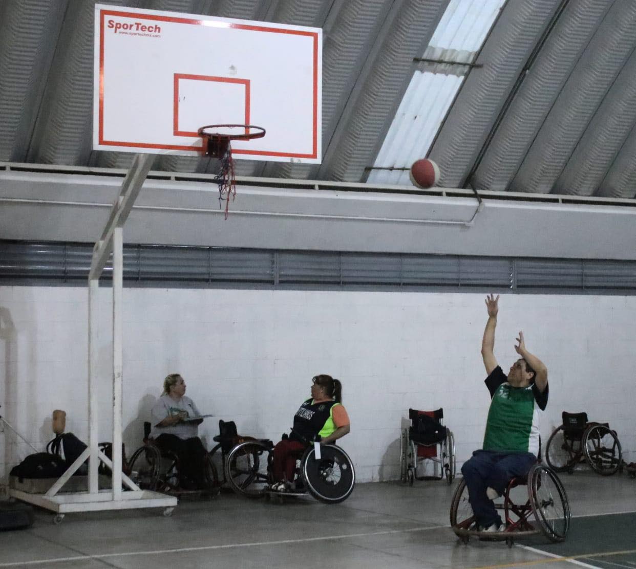 1676225030 778 DeporteInclusivo El Basquetbol en silla de ruedas ofrece multiples