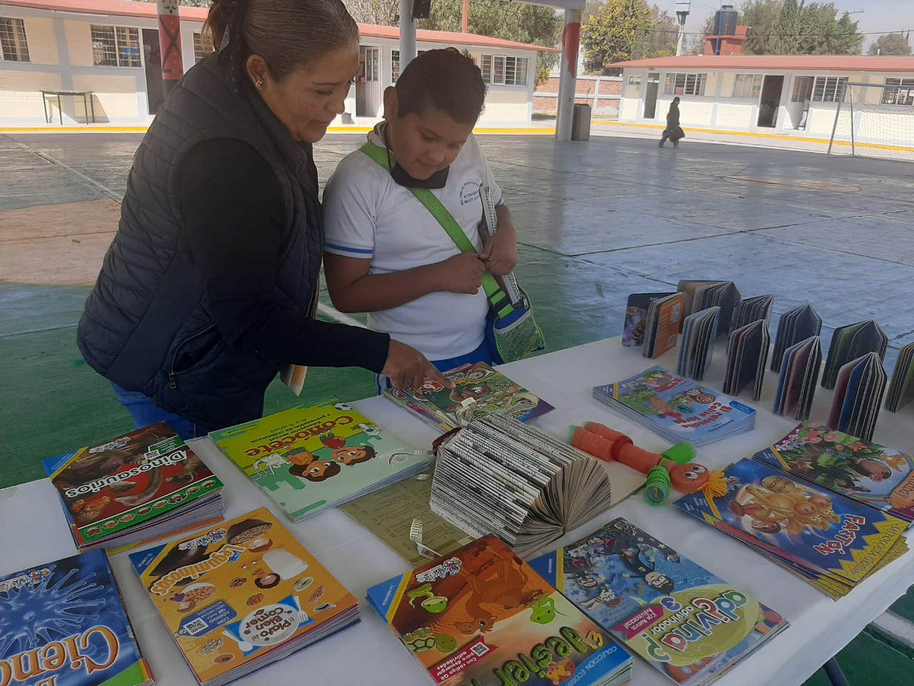 1676295099 301 ¡¡¡BIBLIOTECA ITINERANTE EN TU INSTITUCION