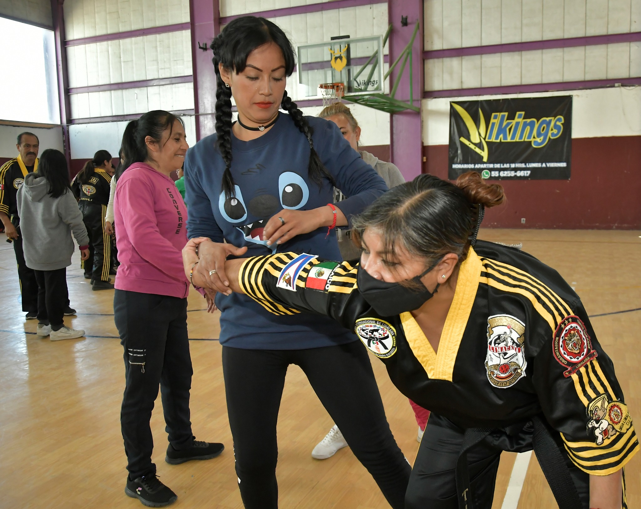 1676329020 733 Nuestra comunidad atizapense participo en el Taller de Defensa Personal