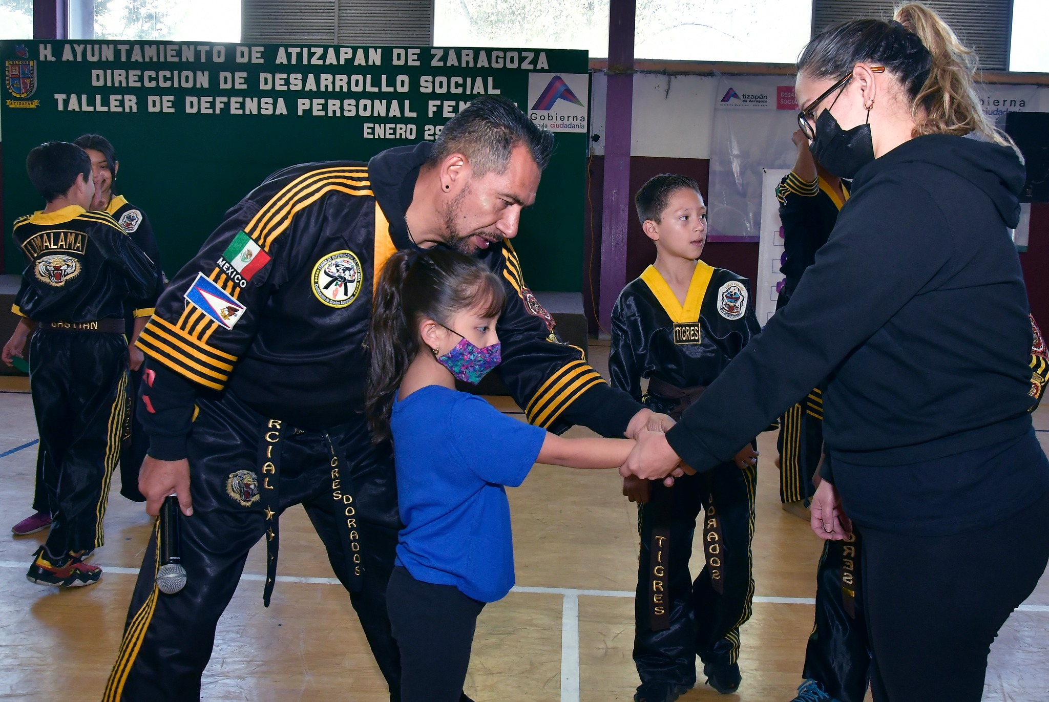 1676329020 749 Nuestra comunidad atizapense participo en el Taller de Defensa Personal