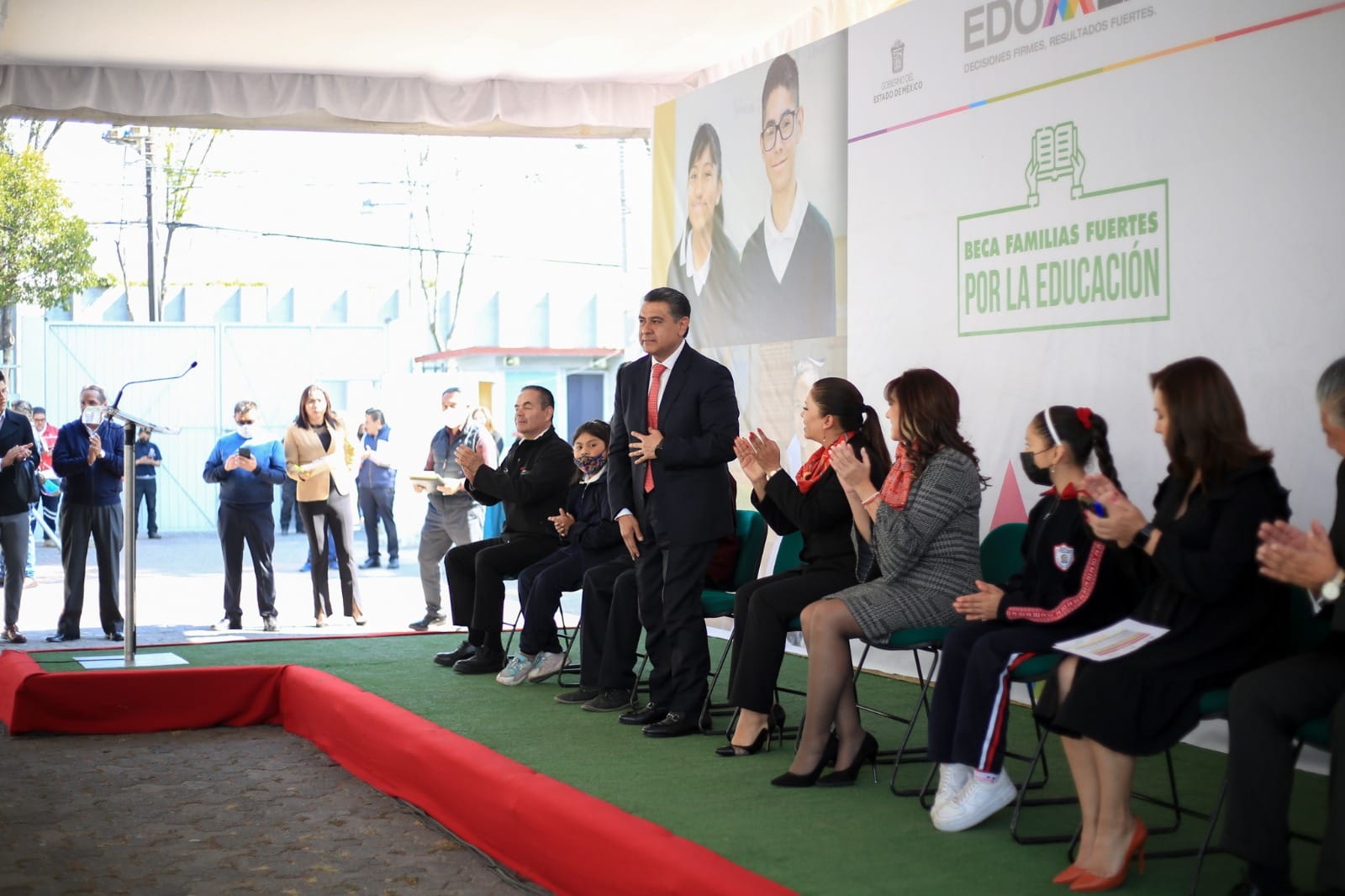 1676376995 56 Continuando el compromiso con las y los estudiantes de TlalnepantlaDeBaz