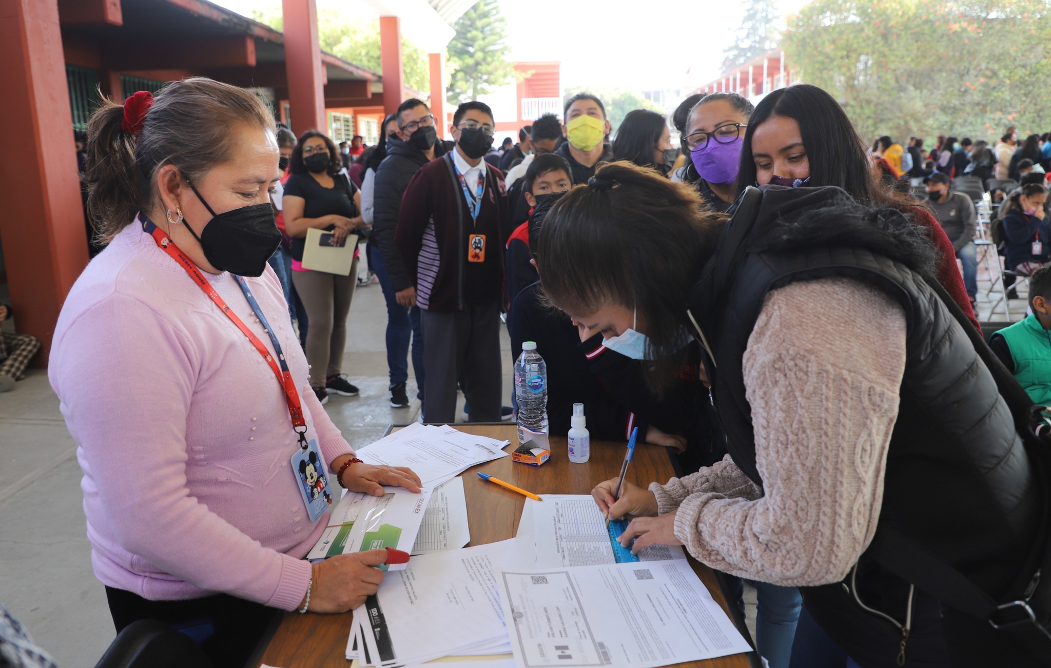 1676379214 359 Se realiza la entrega de Becas Familias Fuertes por la