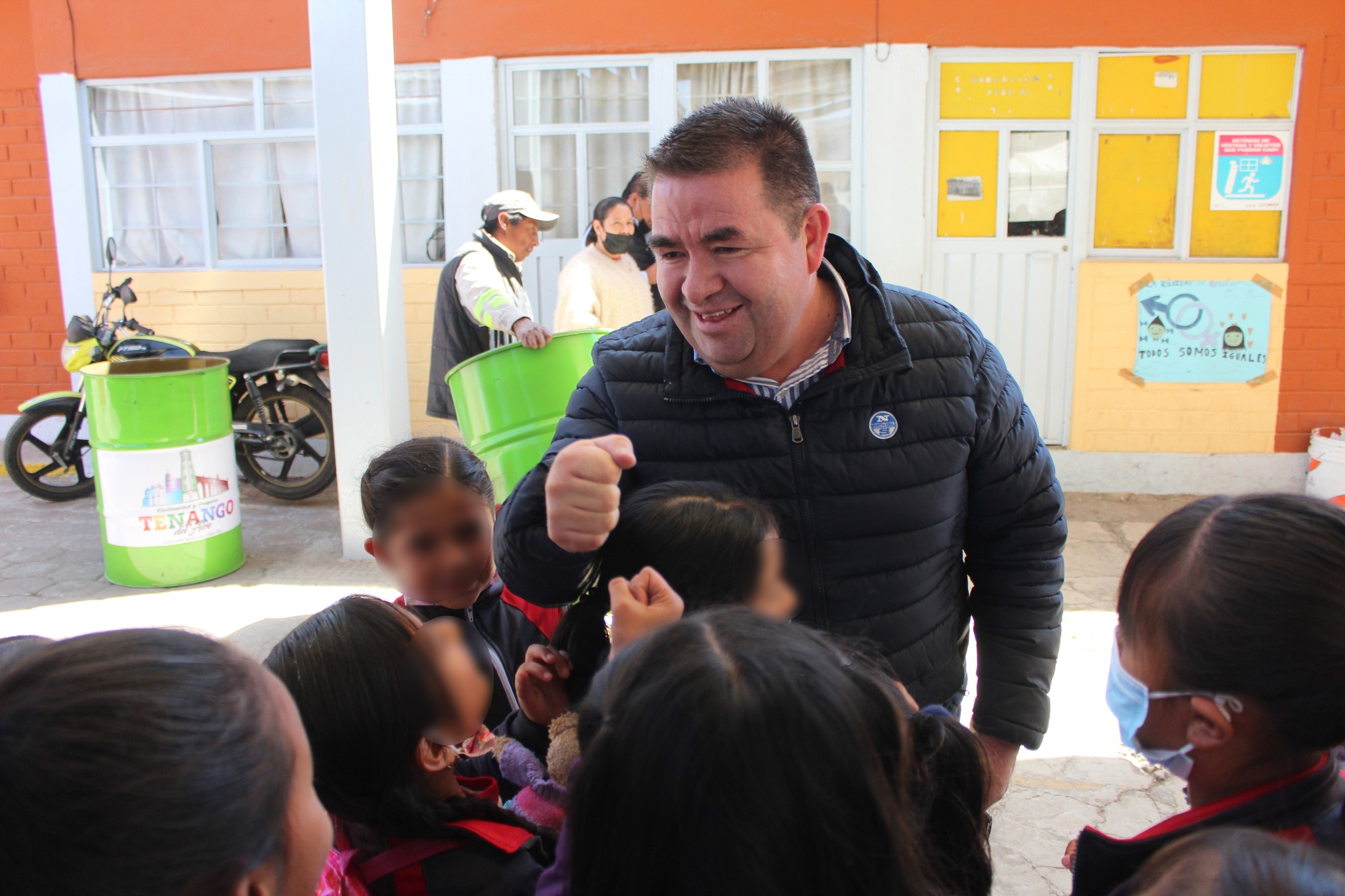 1676391904 922 Nuestro amigo Roberto Avila Ventura visito la escuela primaria Cuauhtemoc