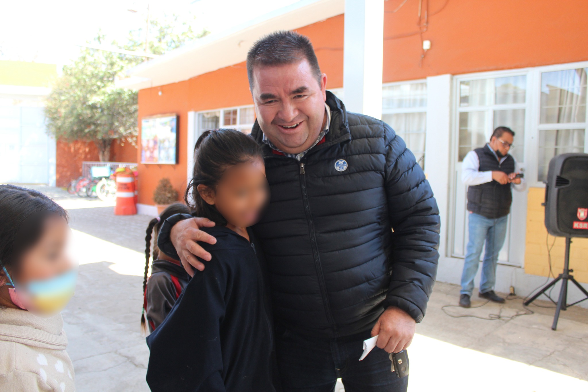 1676391905 45 Nuestro amigo Roberto Avila Ventura visito la escuela primaria Cuauhtemoc