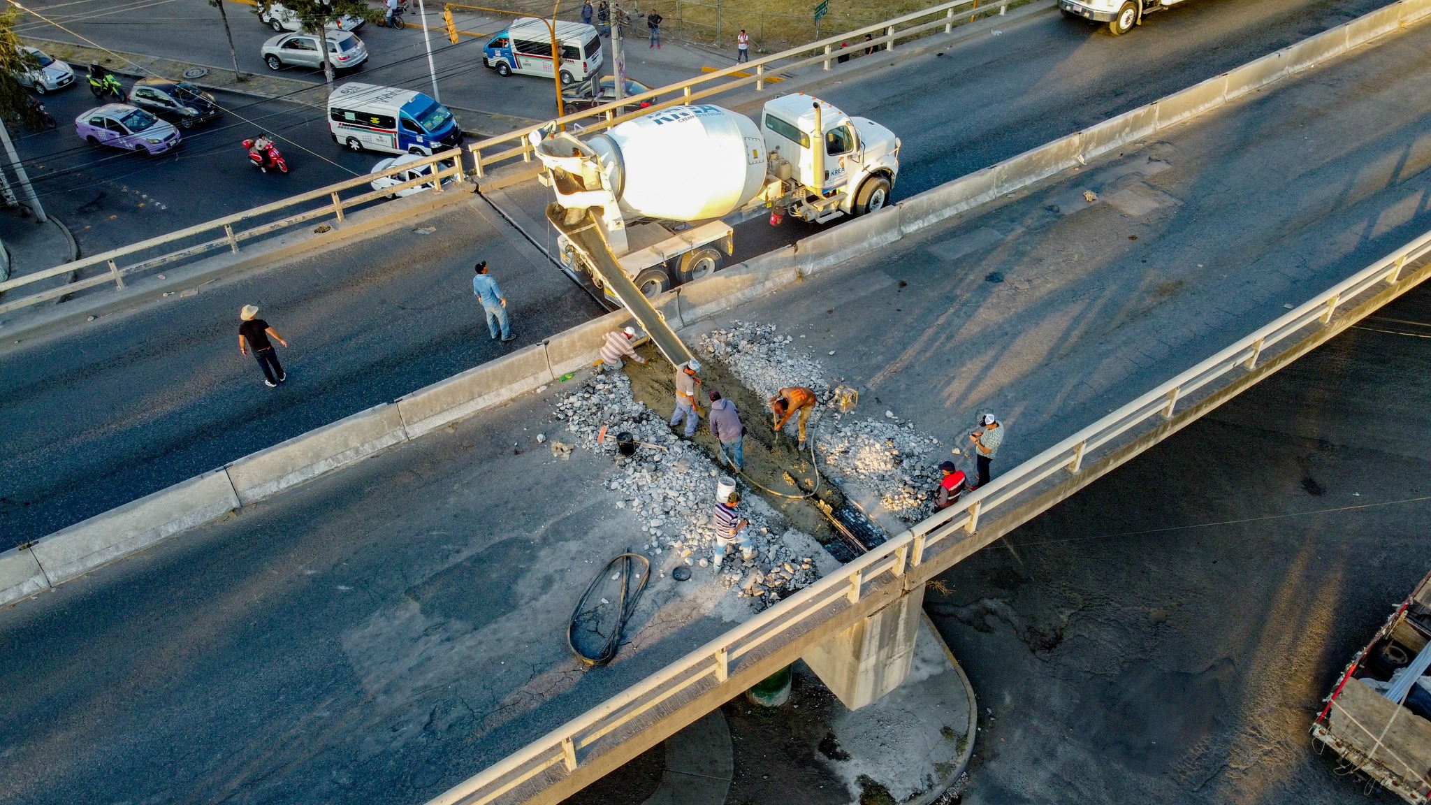 1676562181 936 Continuamos con los trabajos de mantenimiento correctivo en el puente