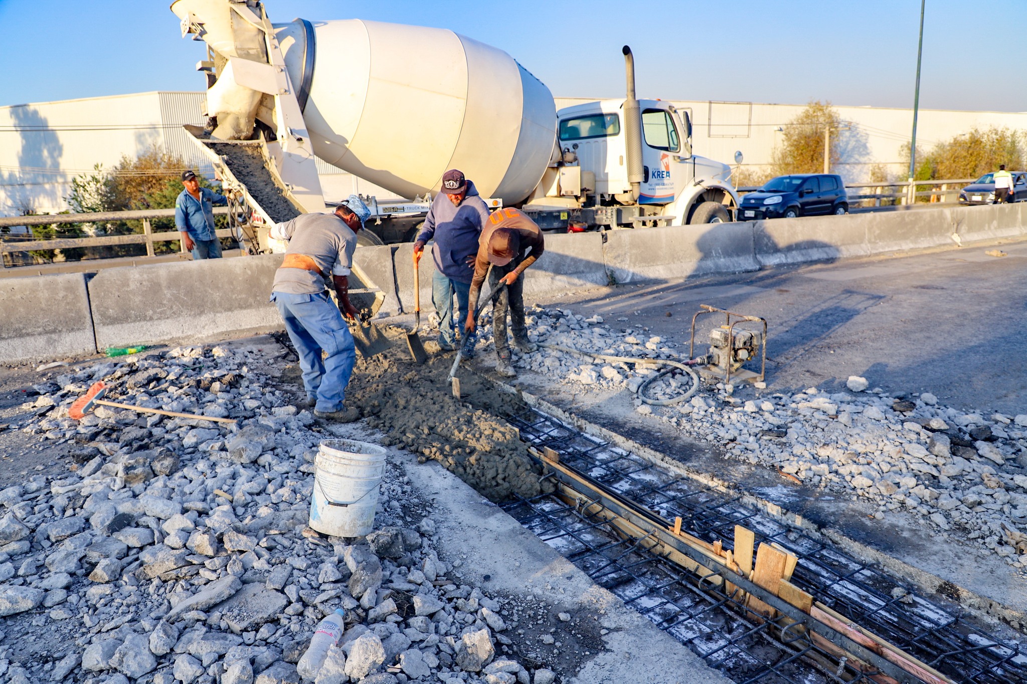 1676562182 677 Continuamos con los trabajos de mantenimiento correctivo en el puente