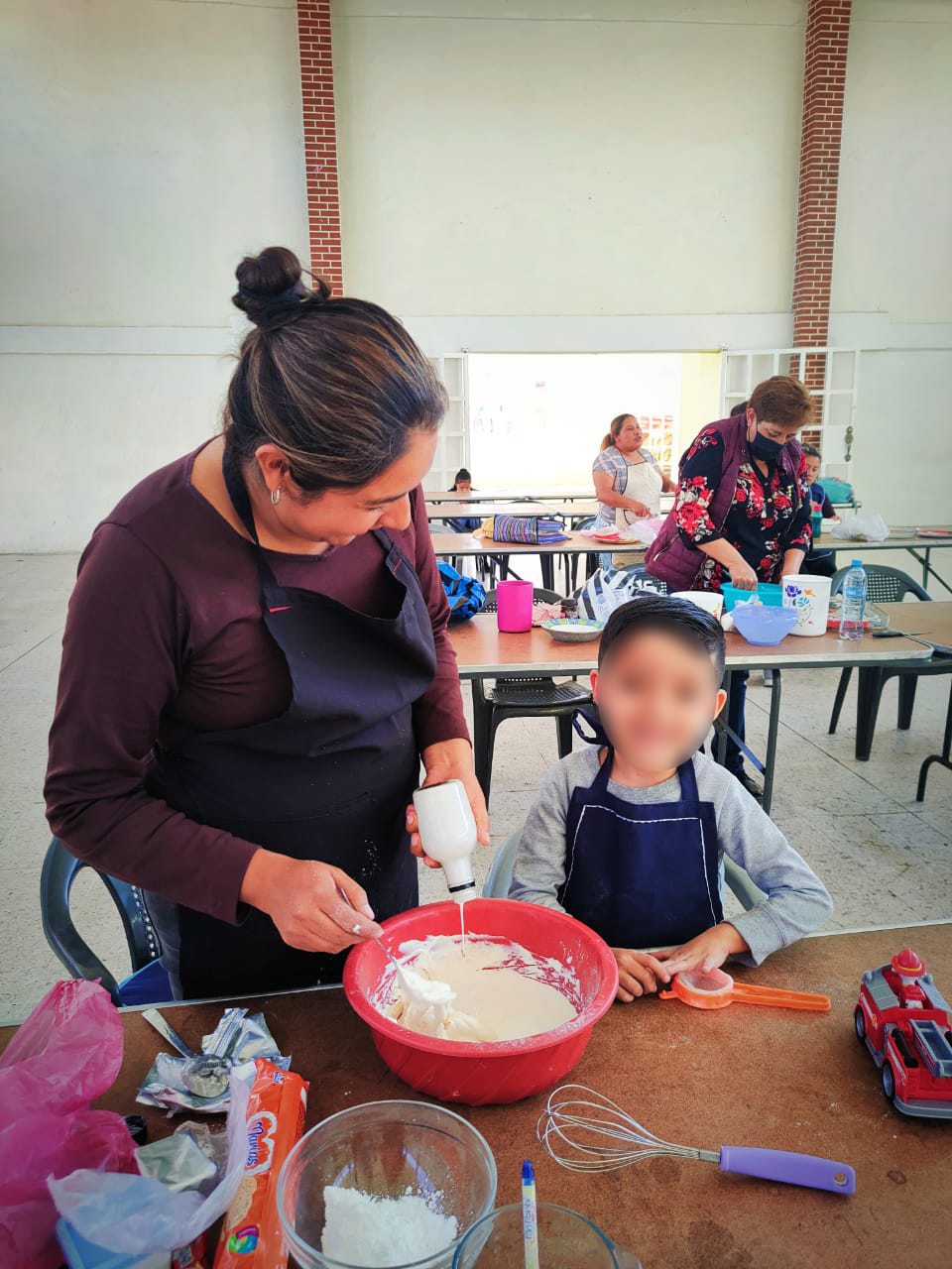 1676575053 84 Compartimos algunas fotografias del curso de reposteria que se lleva