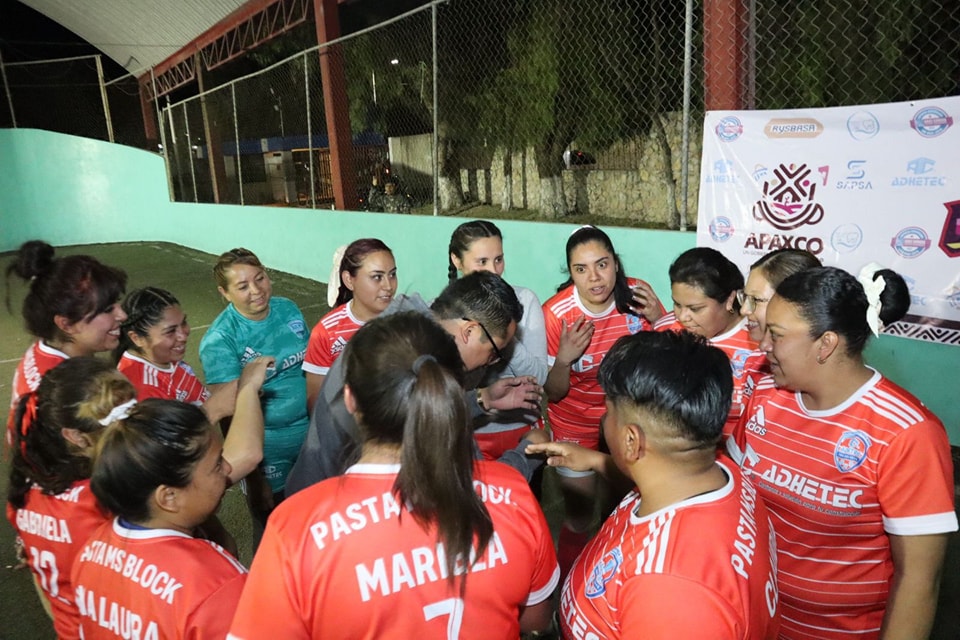 1676577600 249 ADHETEC Y CUVASA SE ENFRENTARON EN EL TORNEO EMPRESARIAL FEMENIL