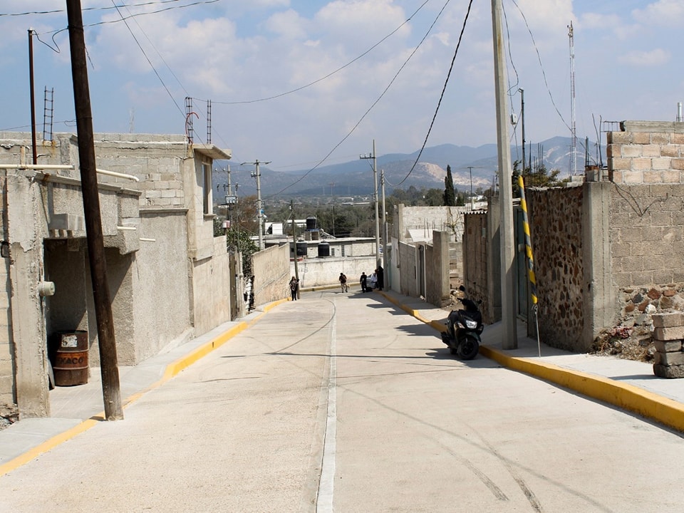 1676762727 2 INAUGURAMOS LA PAVIMENTACION DE CERRADA TEJOCOTE DE COLONIA LA CRUZ